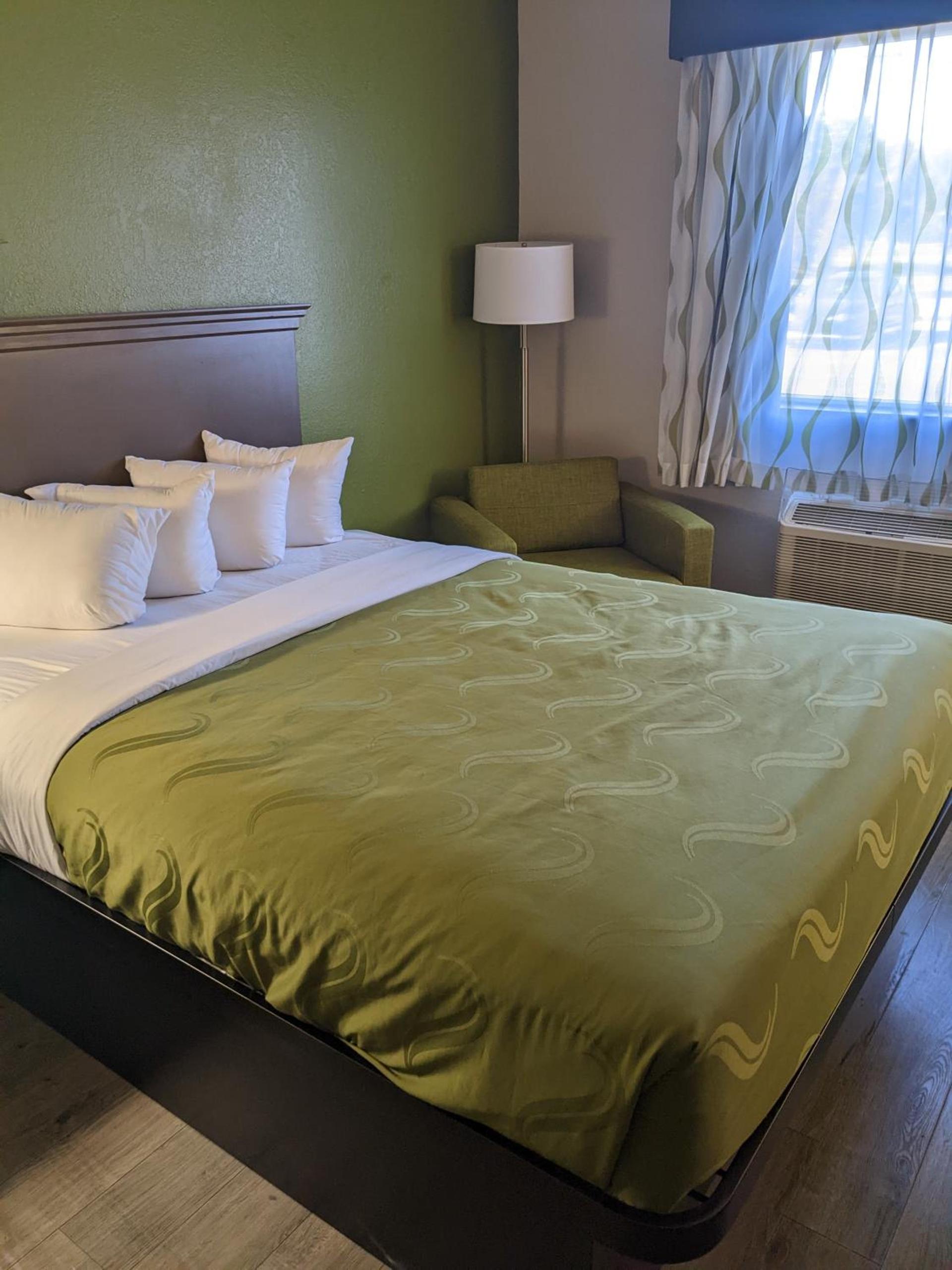 Quality Inn & Suites Delaware South photo 24