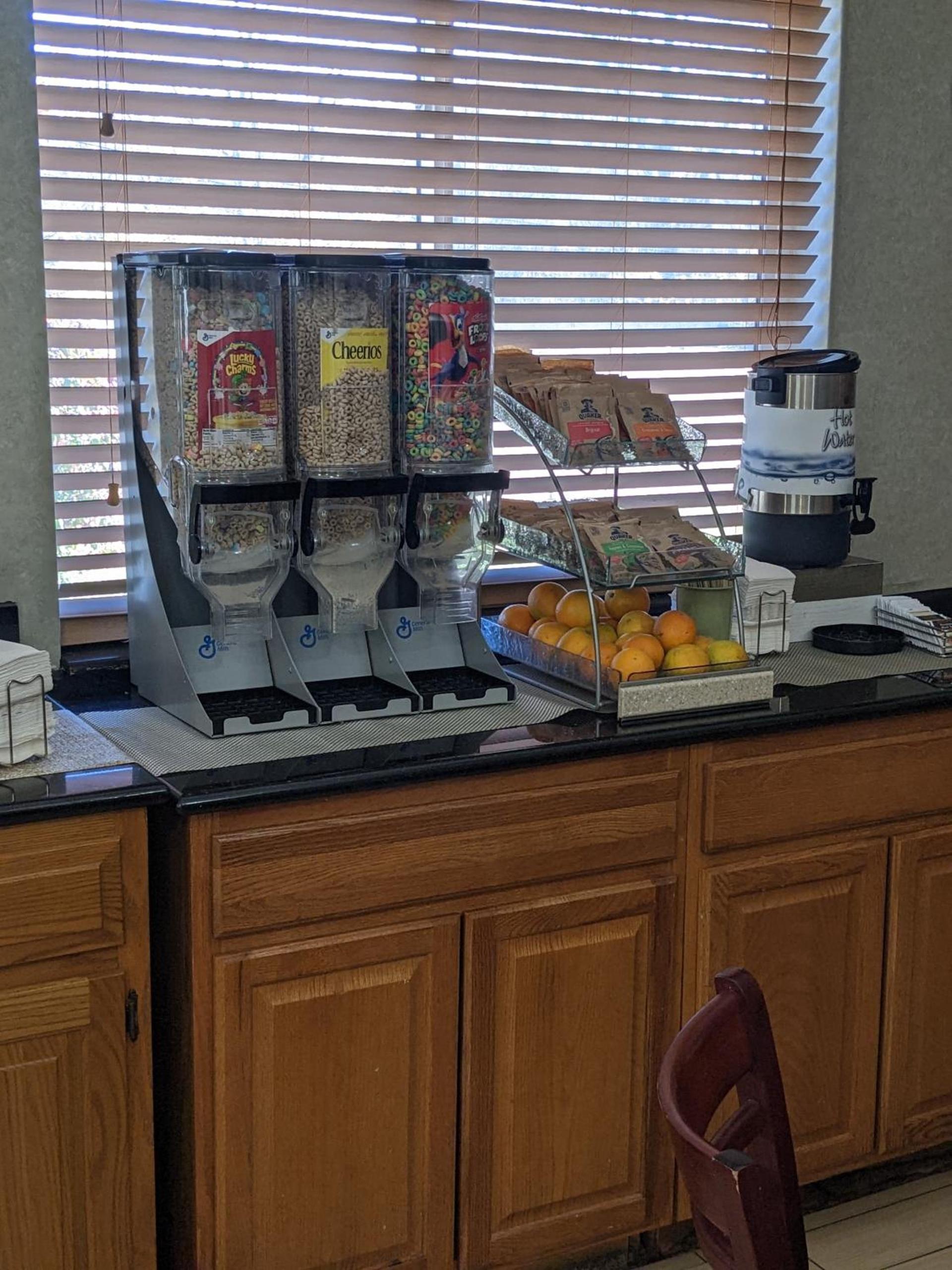 Quality Inn & Suites Delaware South photo 28