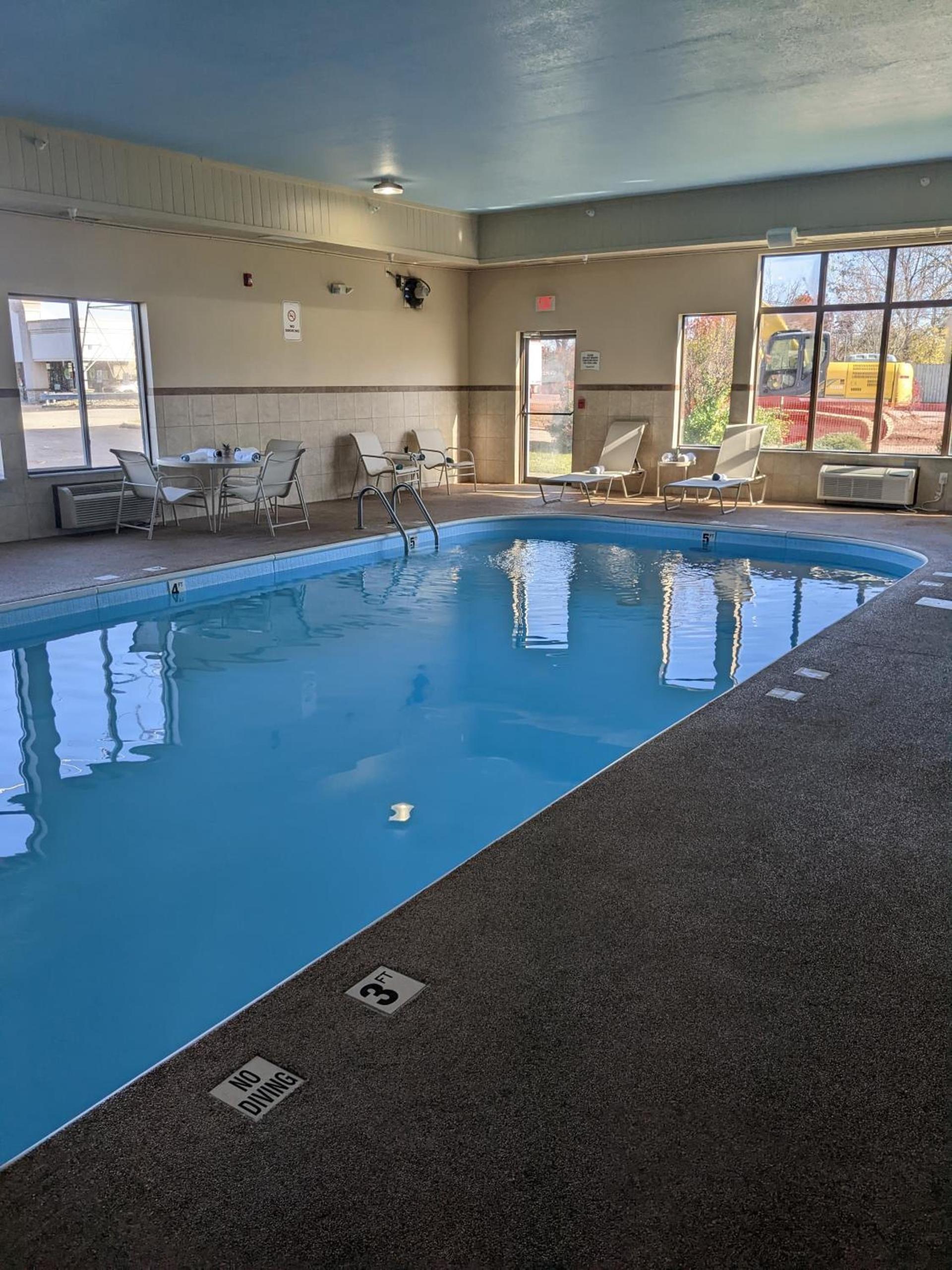 Quality Inn & Suites Delaware South photo 66