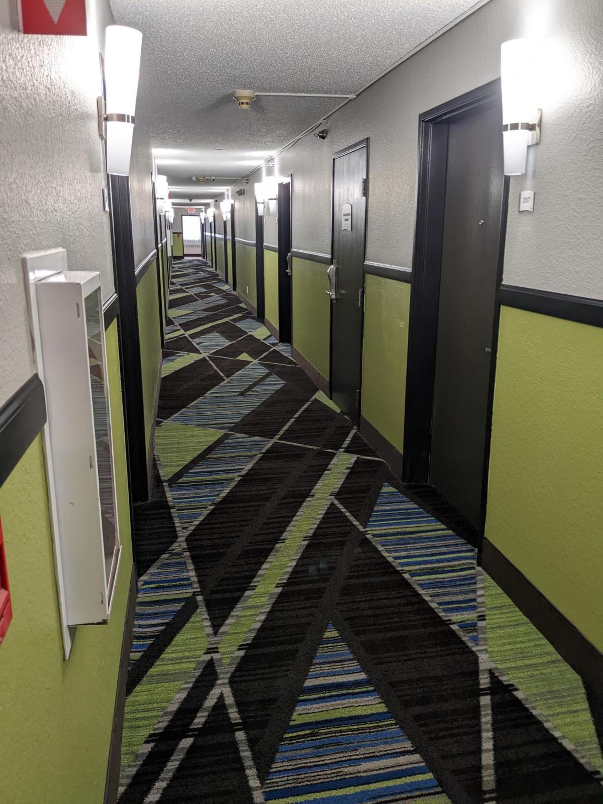 Quality Inn & Suites Delaware South photo 31
