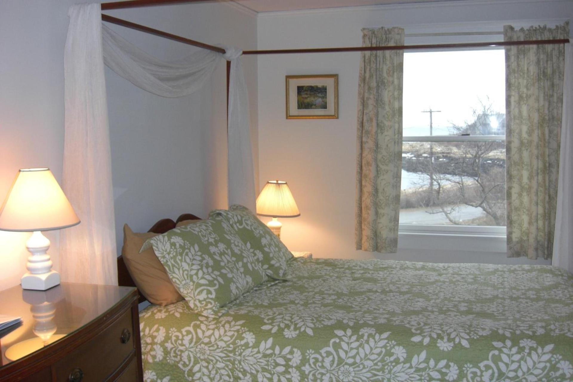 Seafarer Inn photo 29