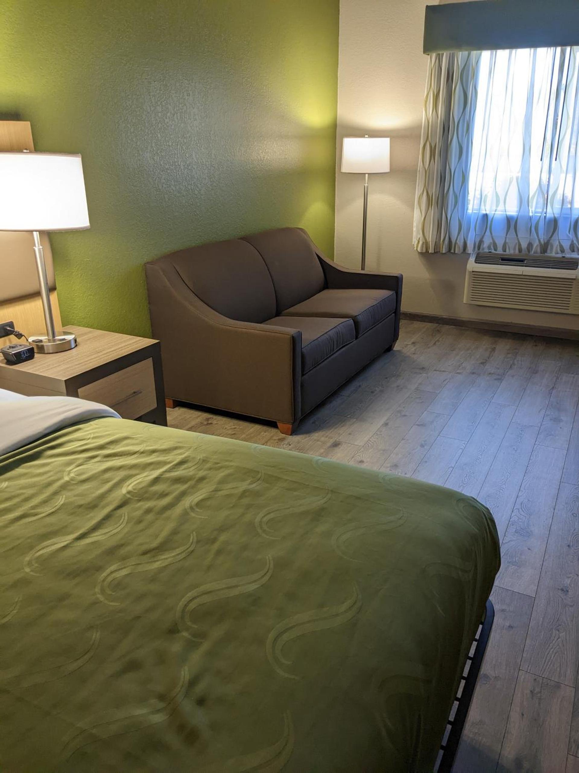 Quality Inn & Suites Delaware South photo 40
