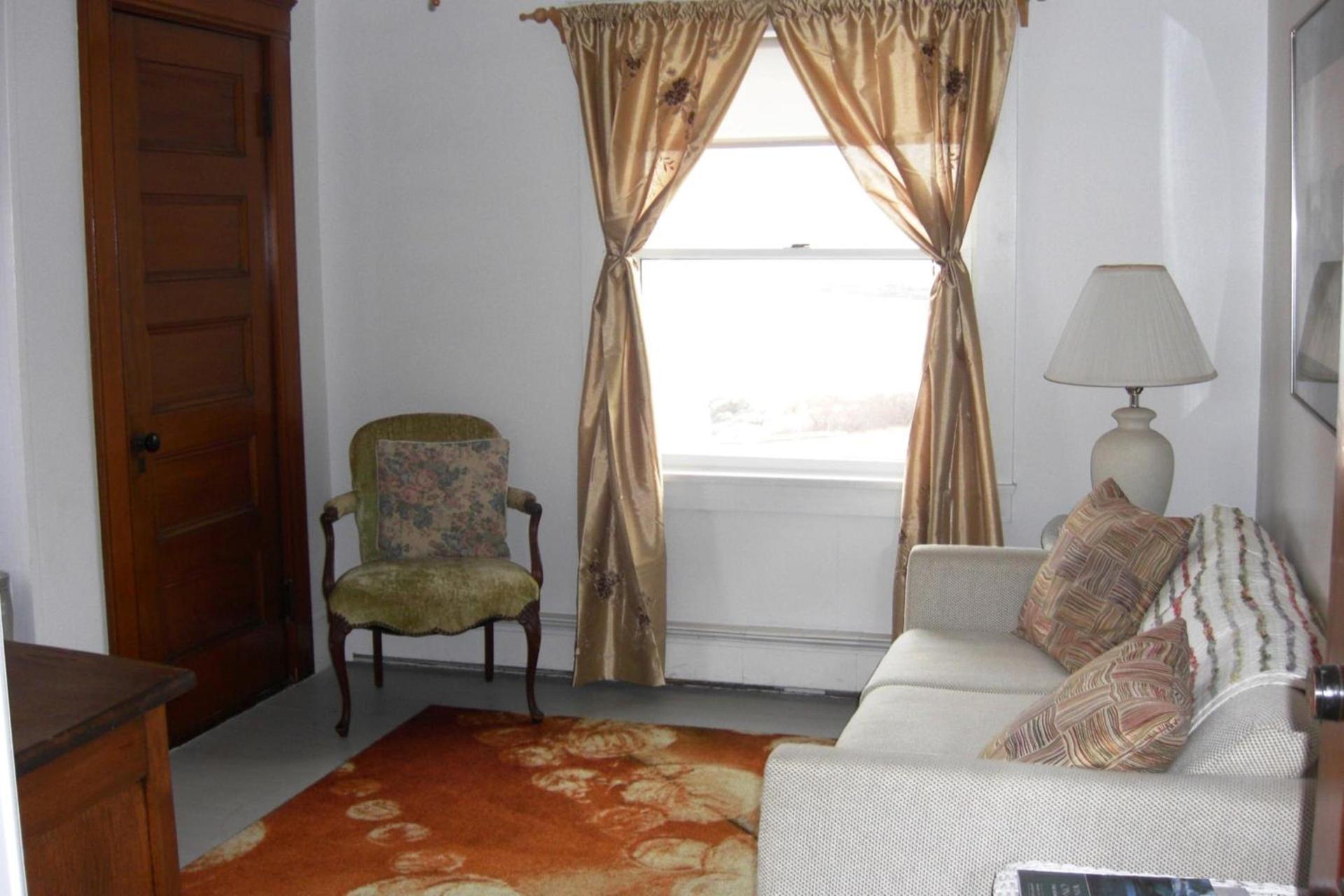 Seafarer Inn photo 36