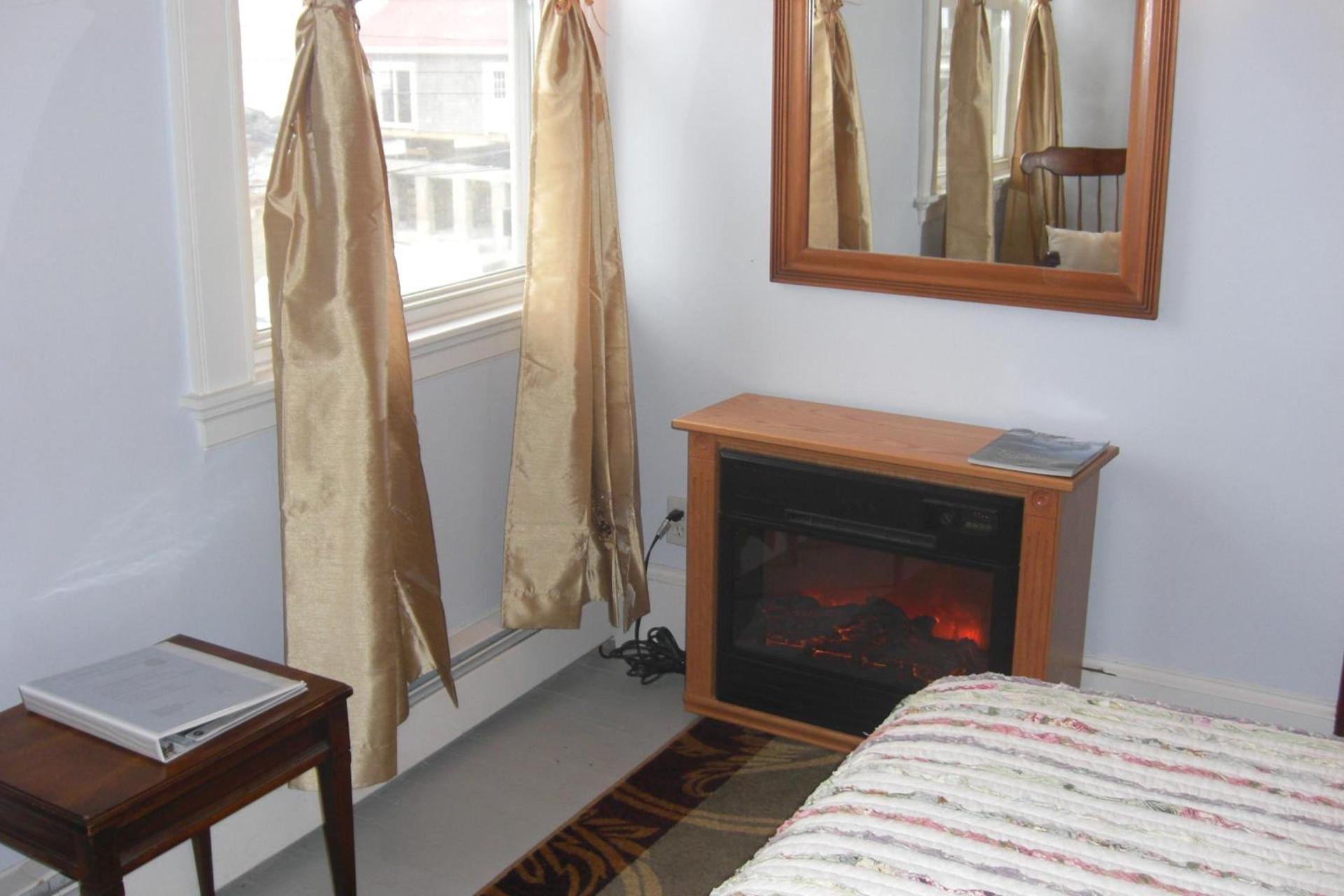 Seafarer Inn photo 34