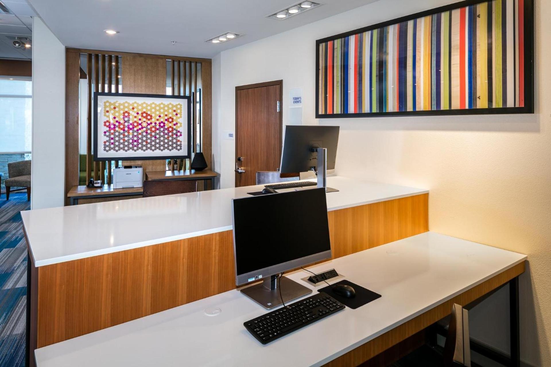 Holiday Inn Express & Suites - Bend South by IHG photo 48