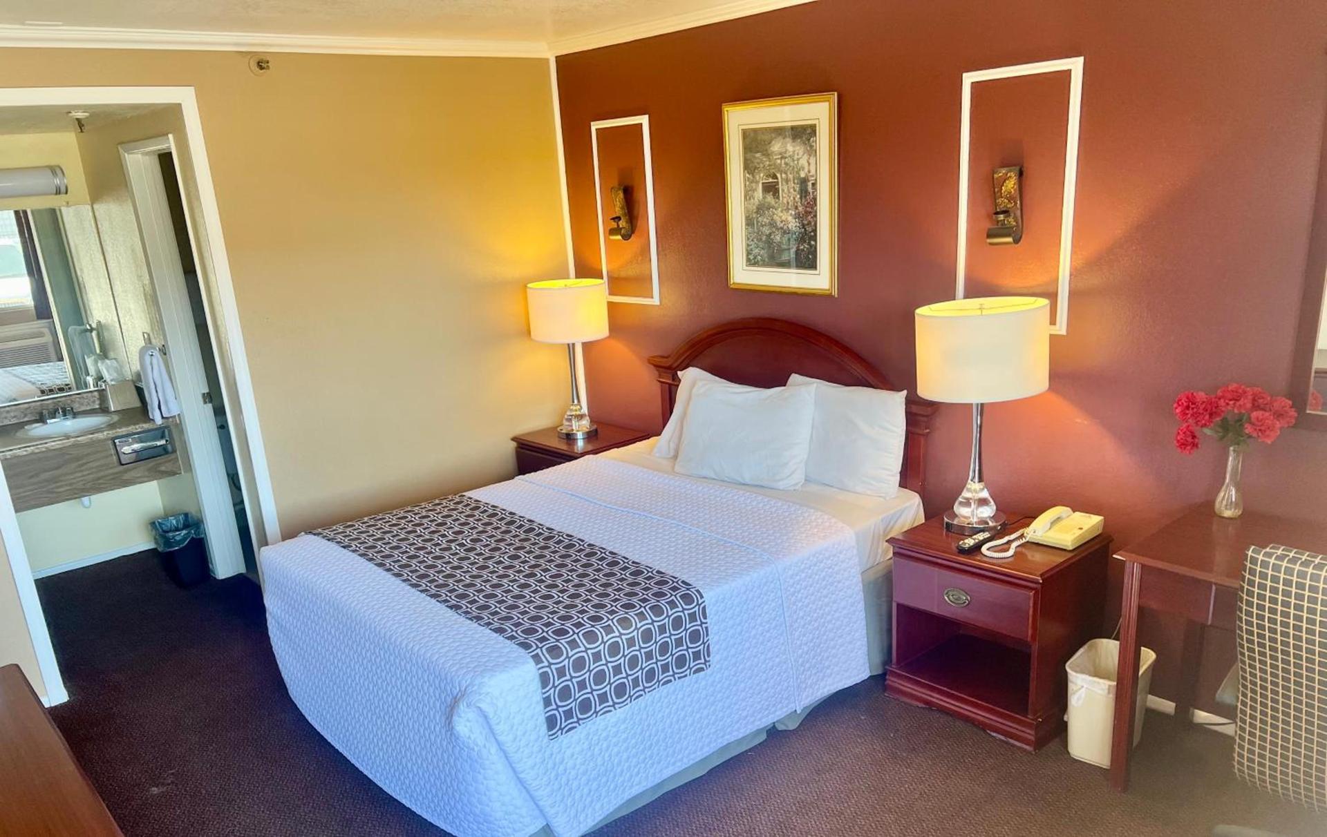 Days Inn by Wyndham Victorville - Hesperia I-15 Palmdale Road photo 27