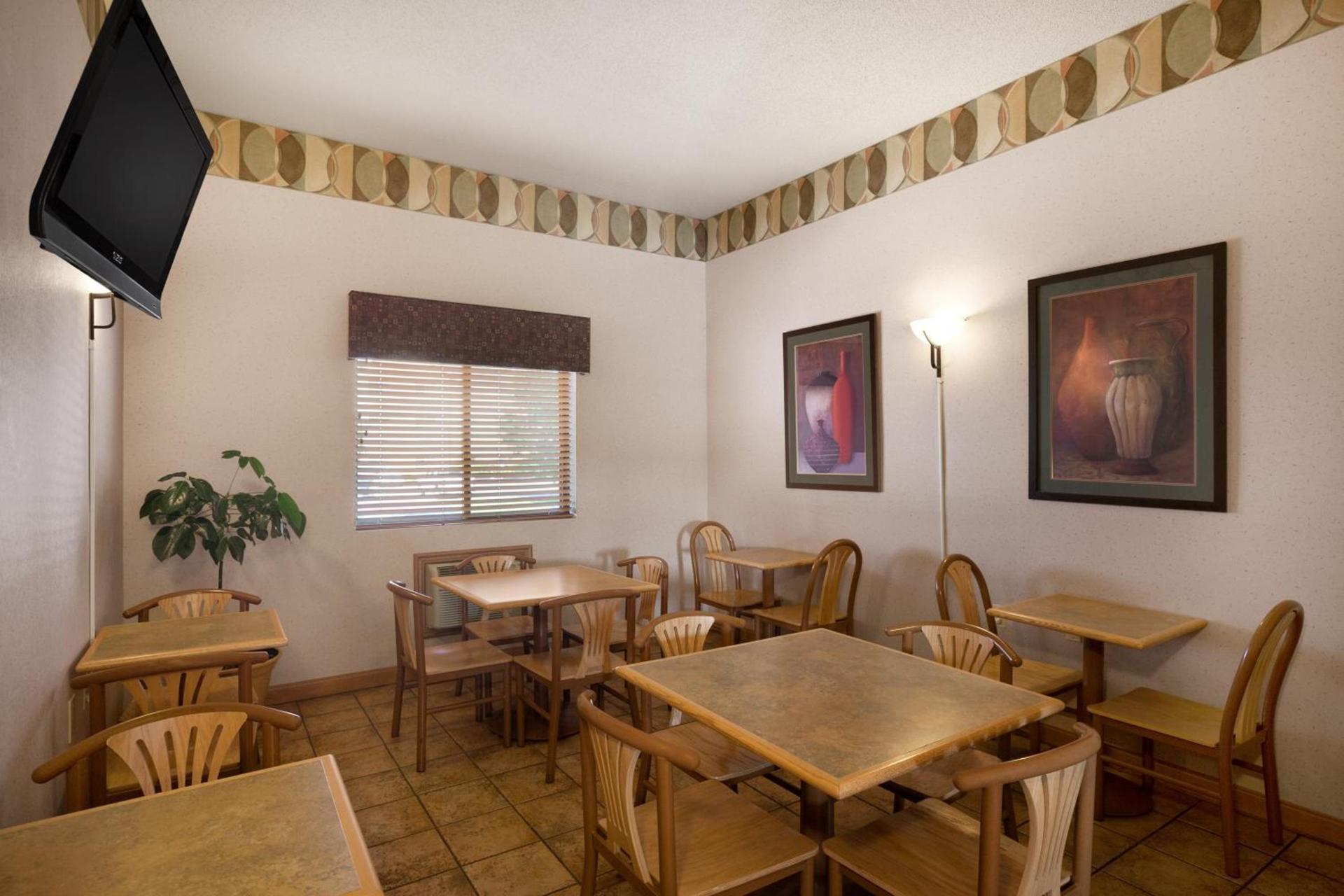 Super 8 by Wyndham Collinsville St. Louis photo 15