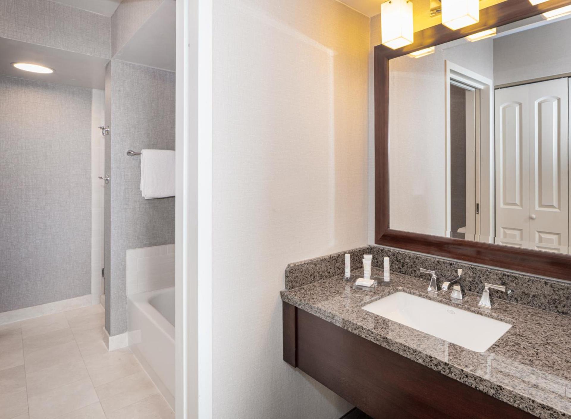 Chicago Marriott Suites Deerfield photo 14