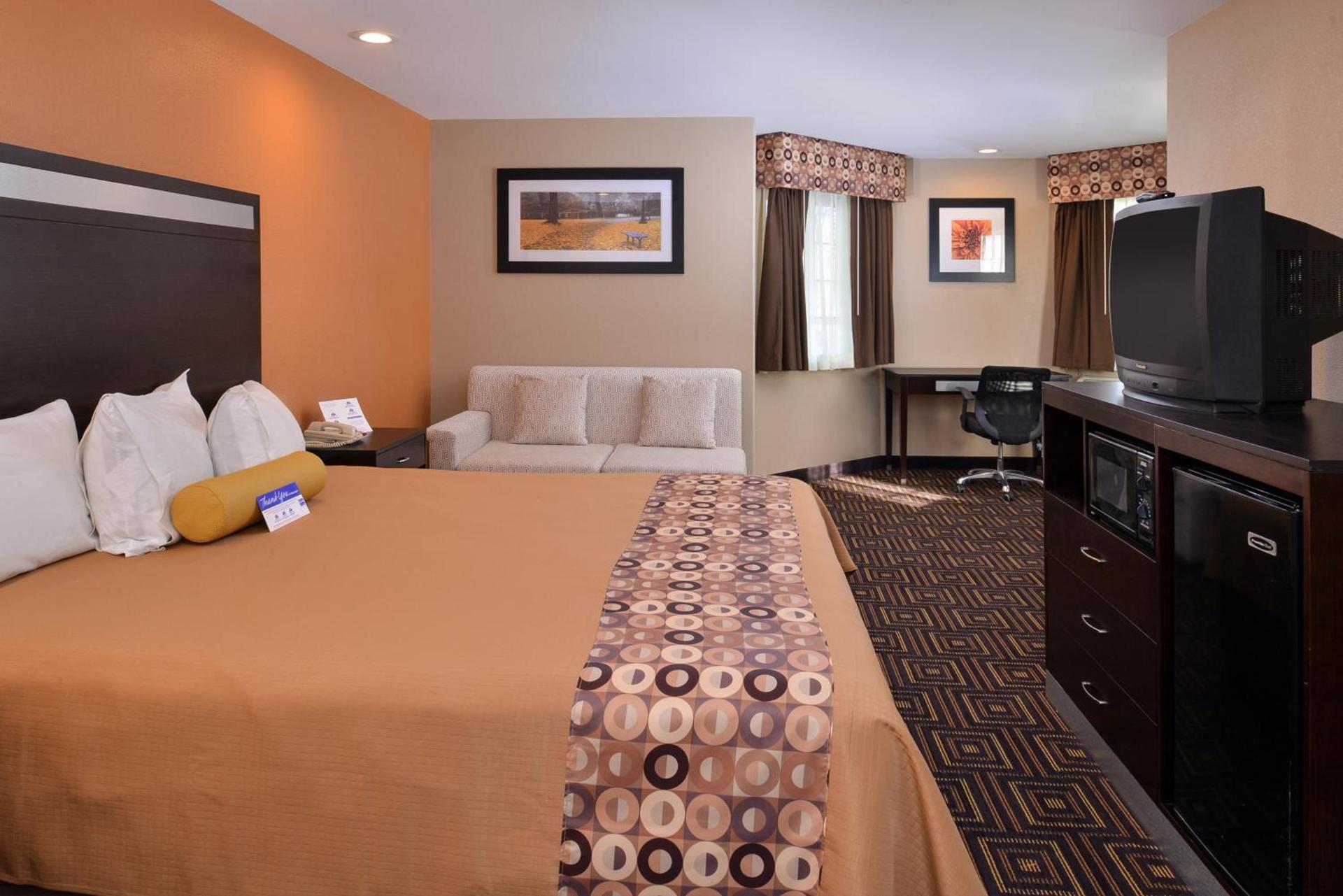 Americas Best Value Inn & Suites Madera photo 14