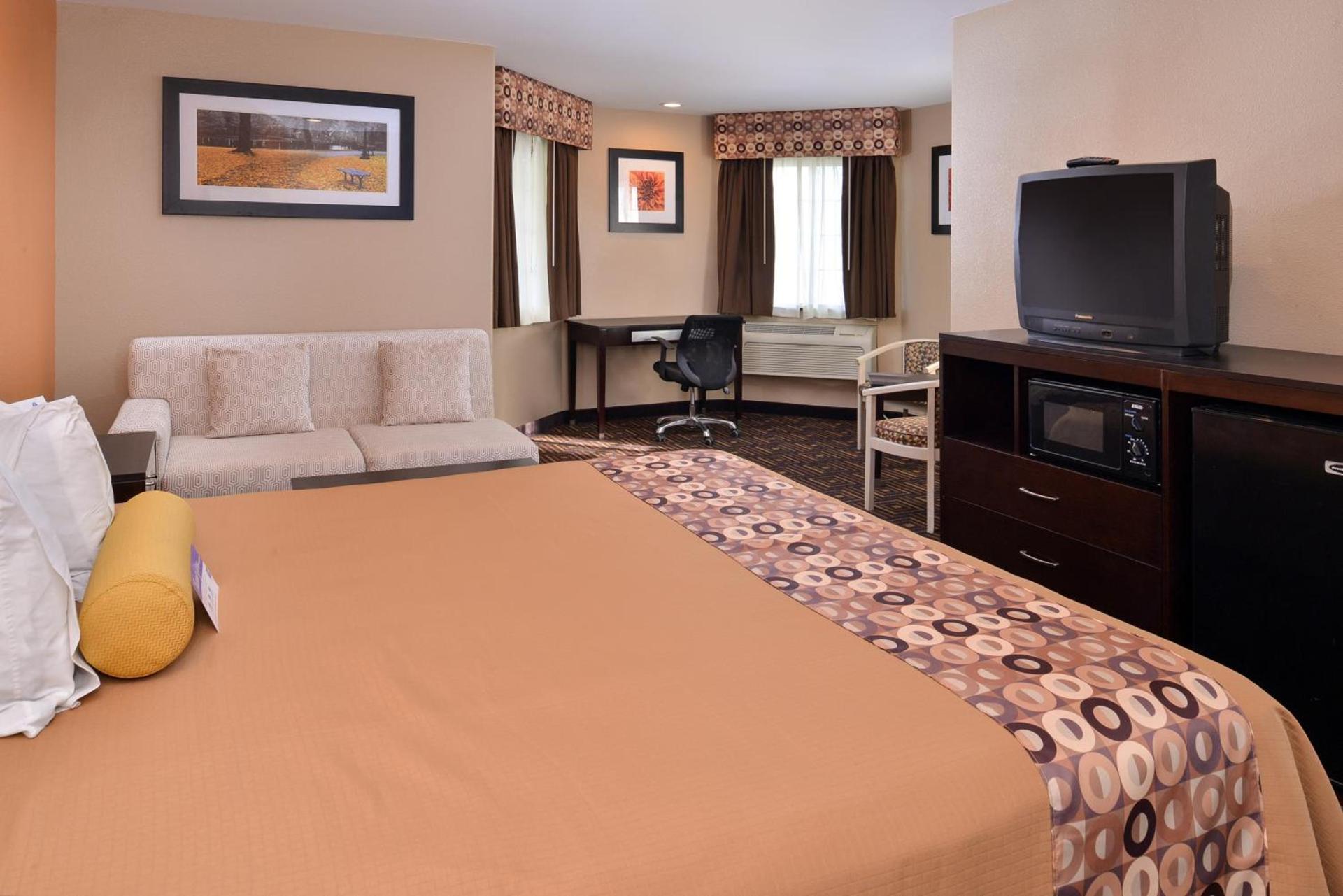 Americas Best Value Inn & Suites Madera photo 16