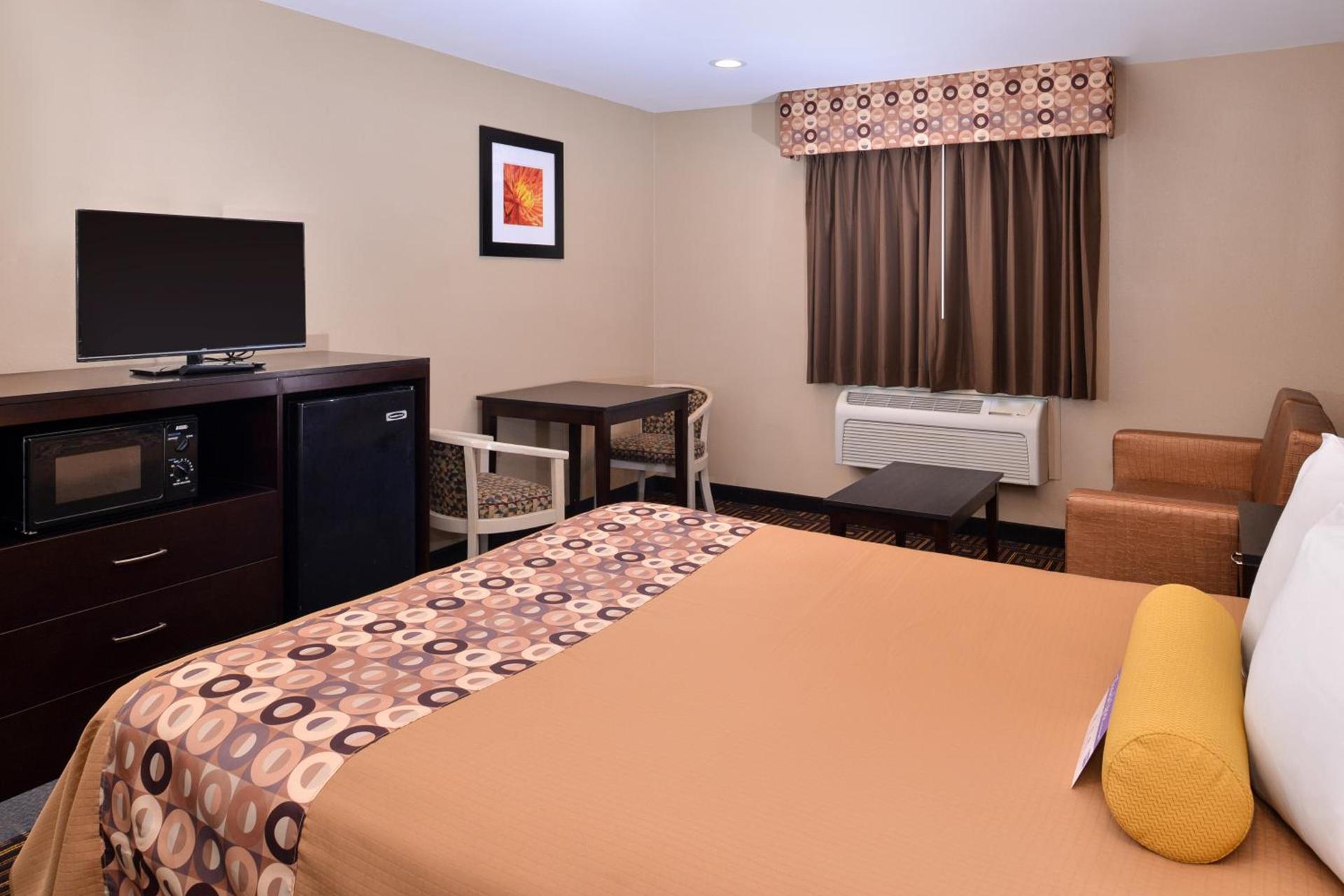 Americas Best Value Inn & Suites Madera photo 9