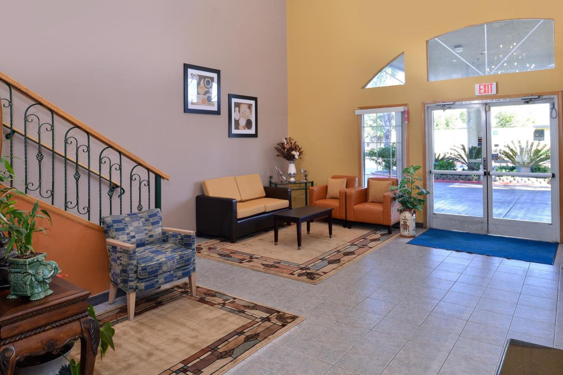 Americas Best Value Inn & Suites Madera photo 10