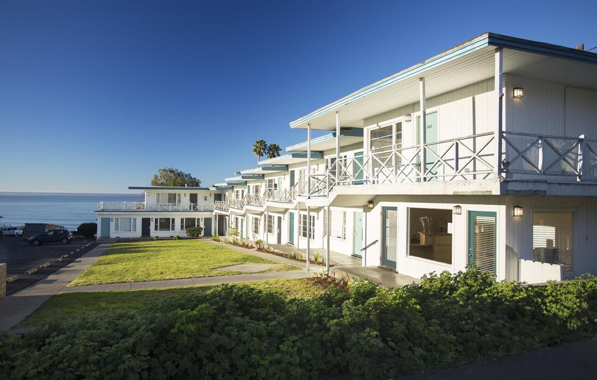 Tides Oceanview Inn and Cottages photo 20