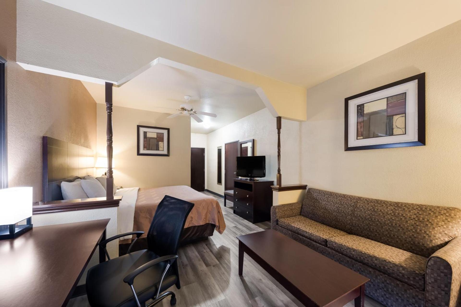 Quality Inn & Suites Terrell photo 42
