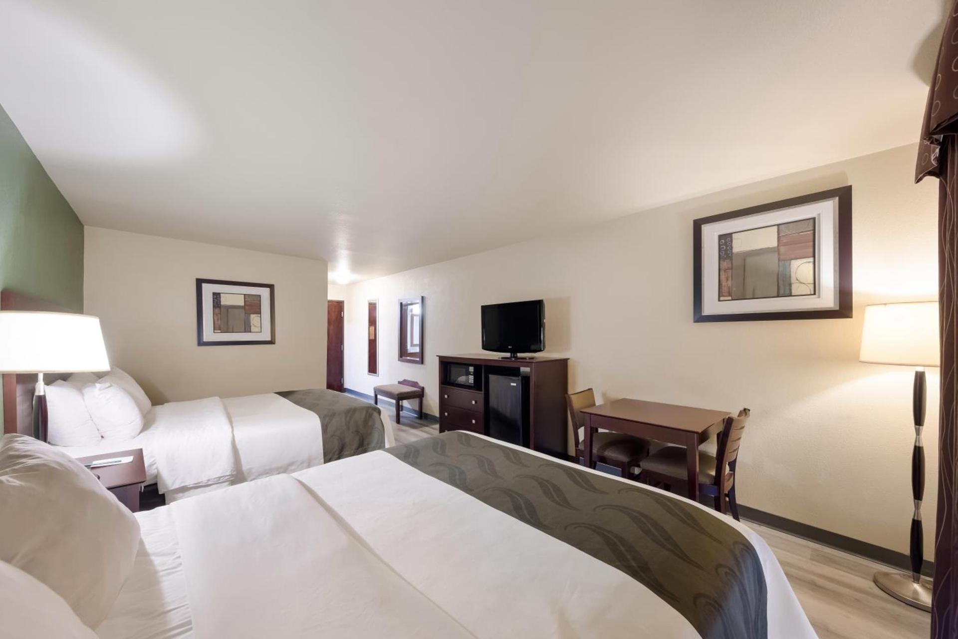 Quality Inn & Suites Terrell photo 47