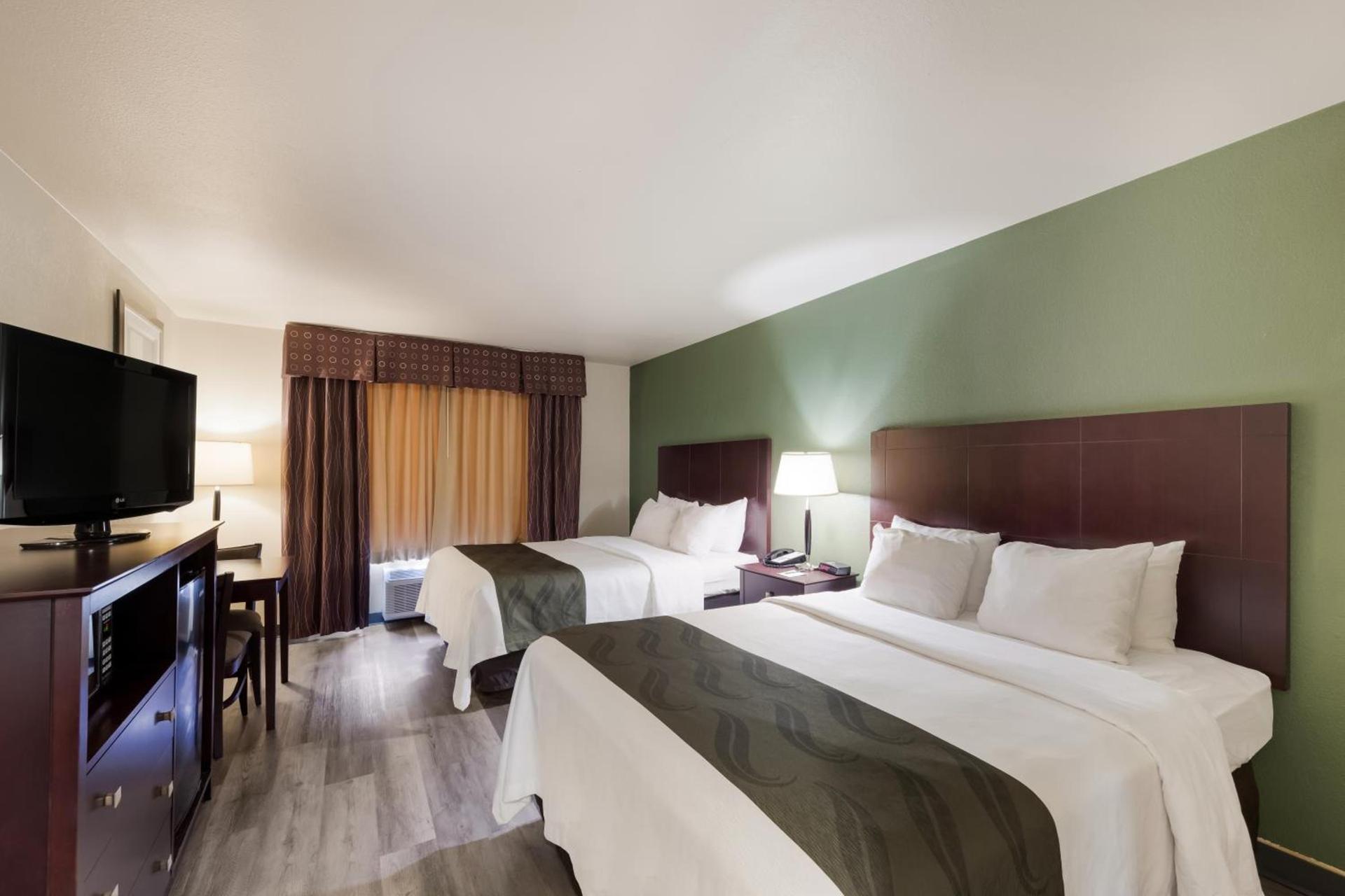 Quality Inn & Suites Terrell photo 46