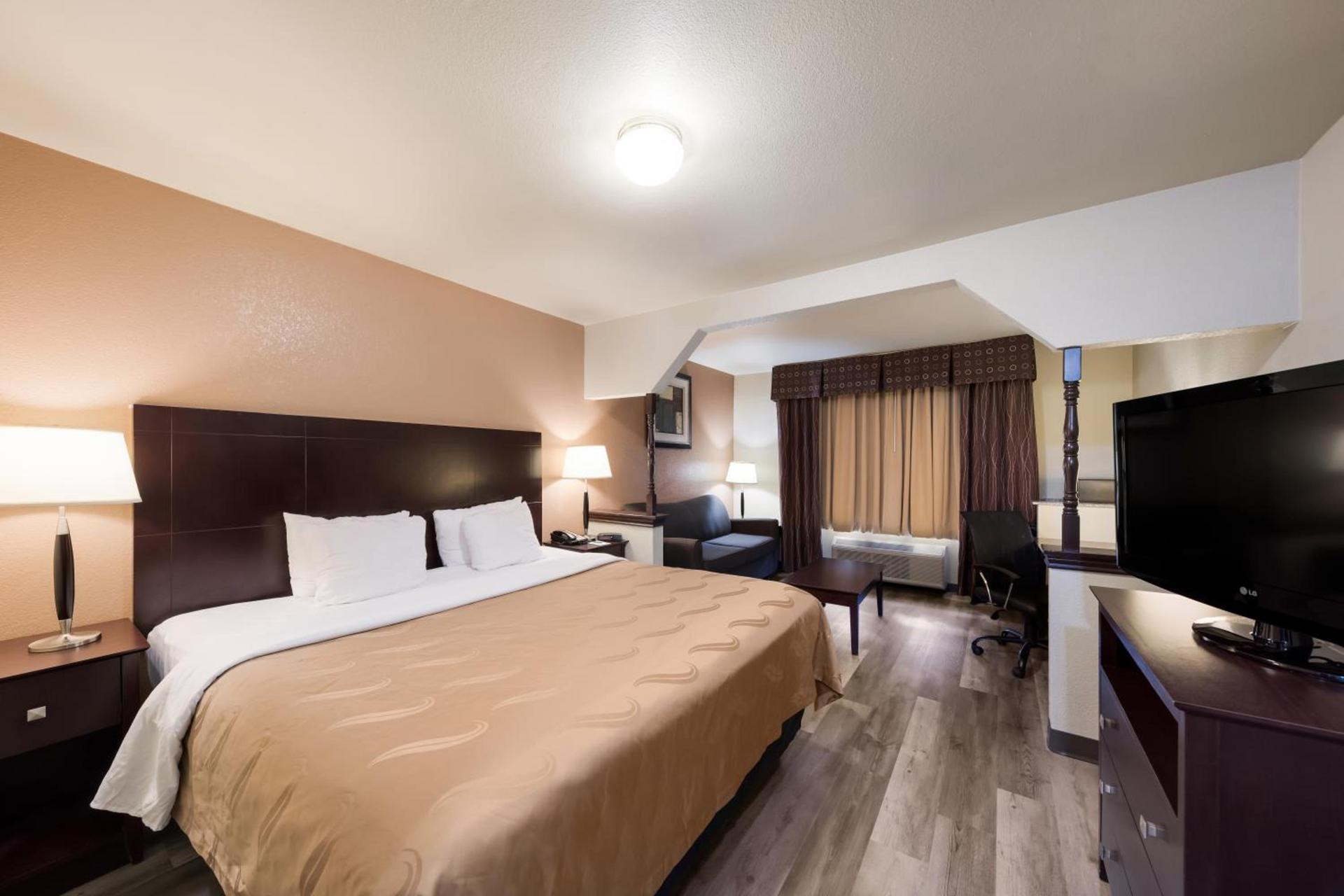 Quality Inn & Suites Terrell photo 54