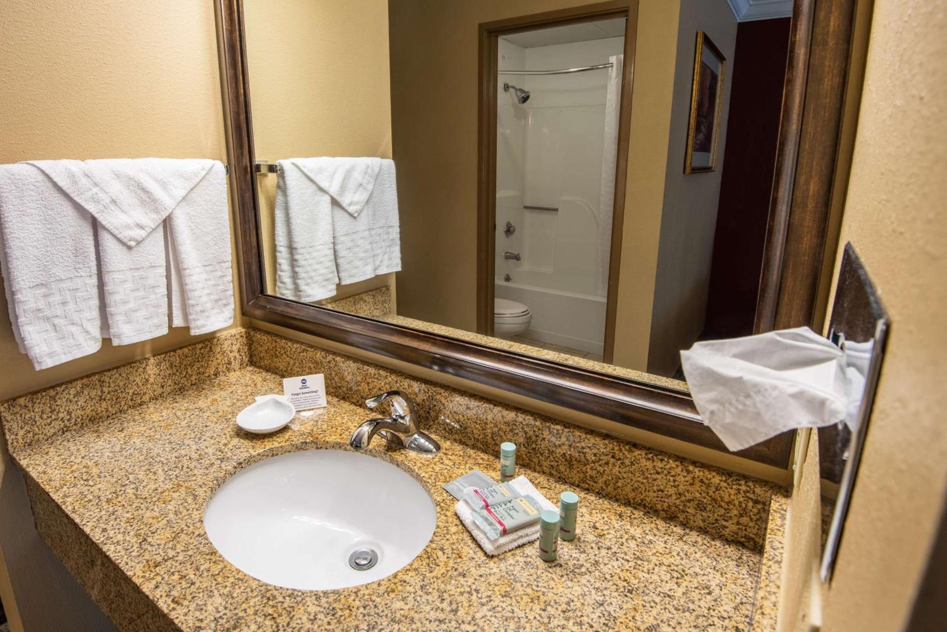 Best Western Sycamore Inn photo 26