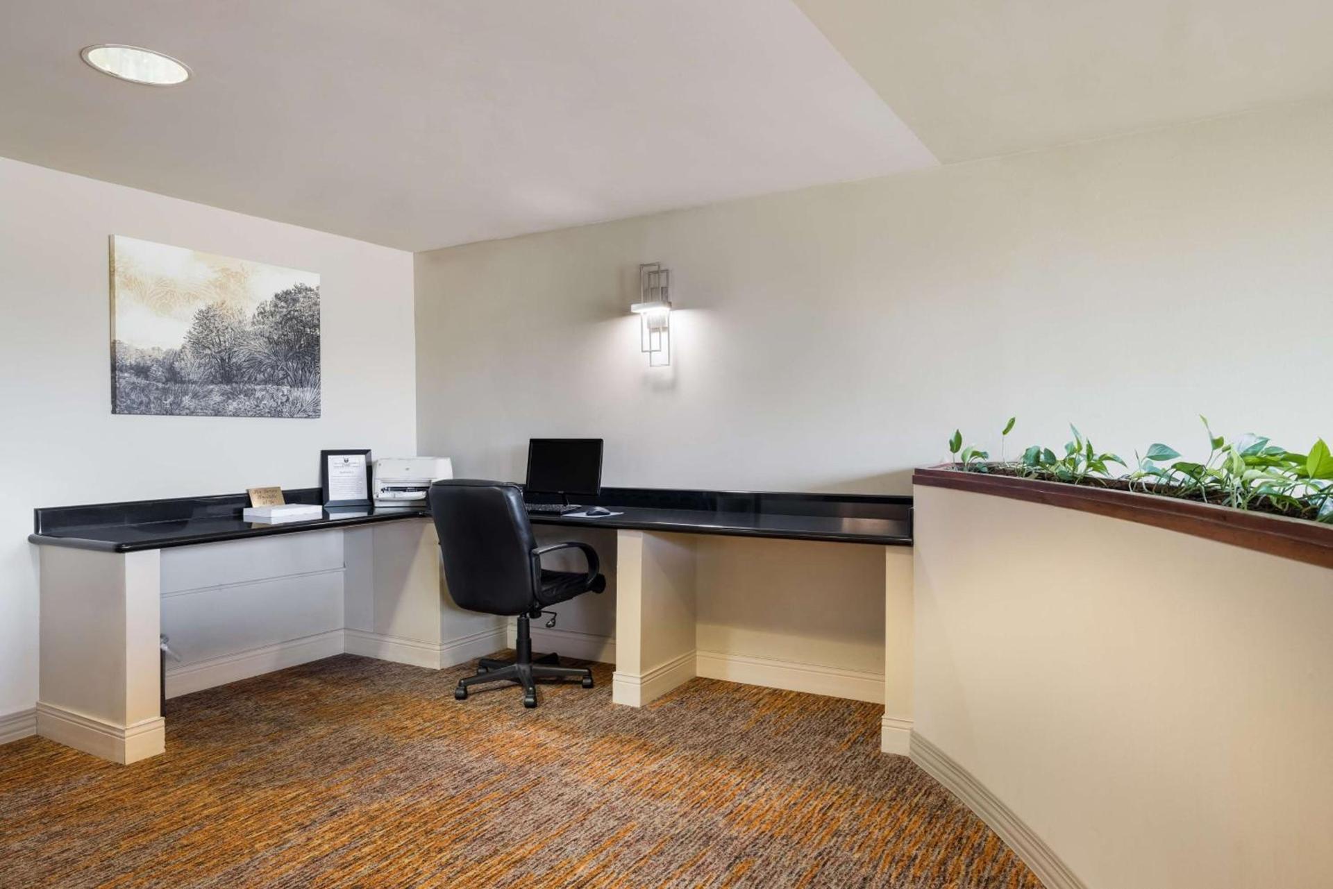 Best Western Grand Victorian Inn photo 36