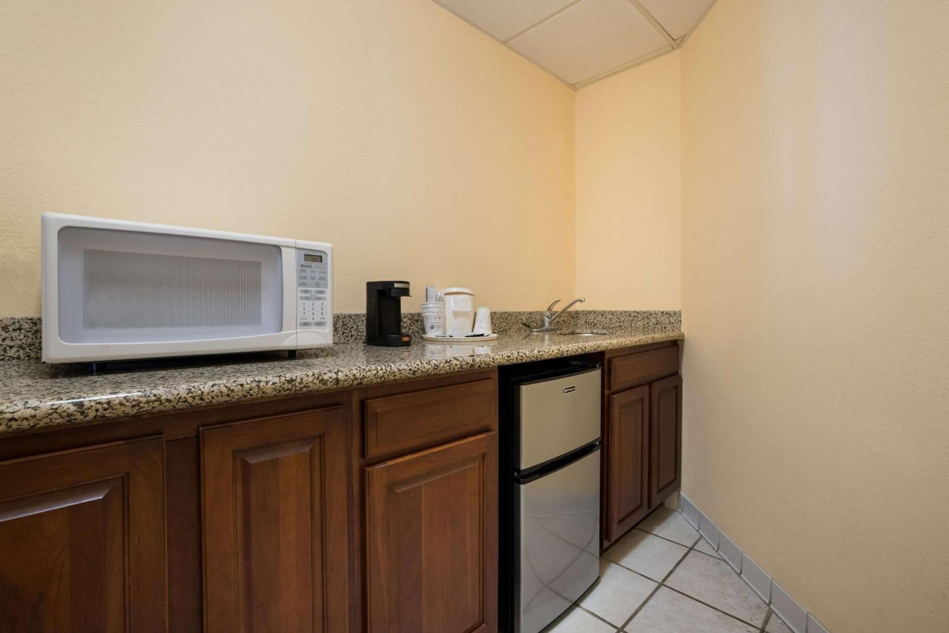 Best Western Grand Victorian Inn photo 10