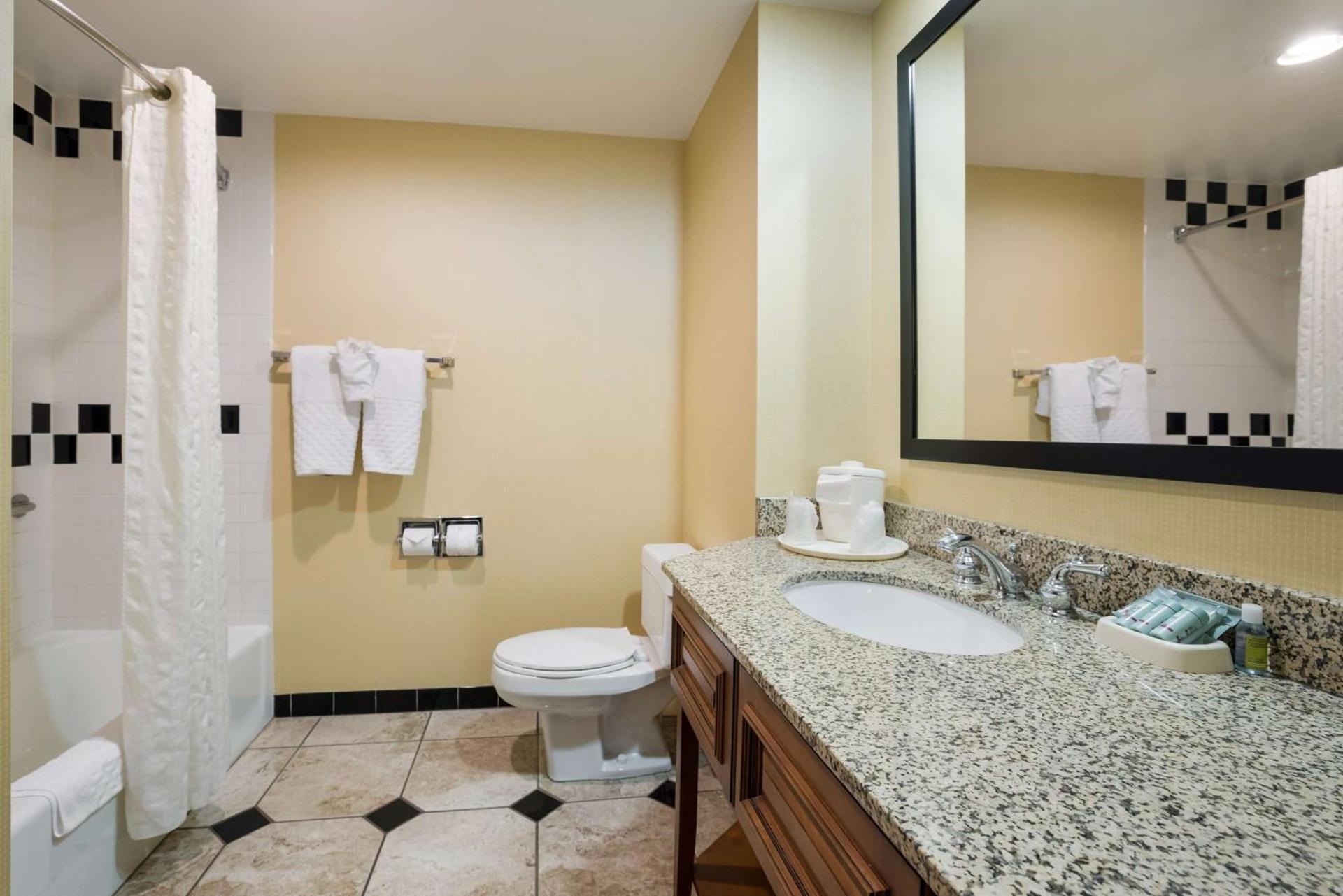 Best Western Grand Victorian Inn photo 19
