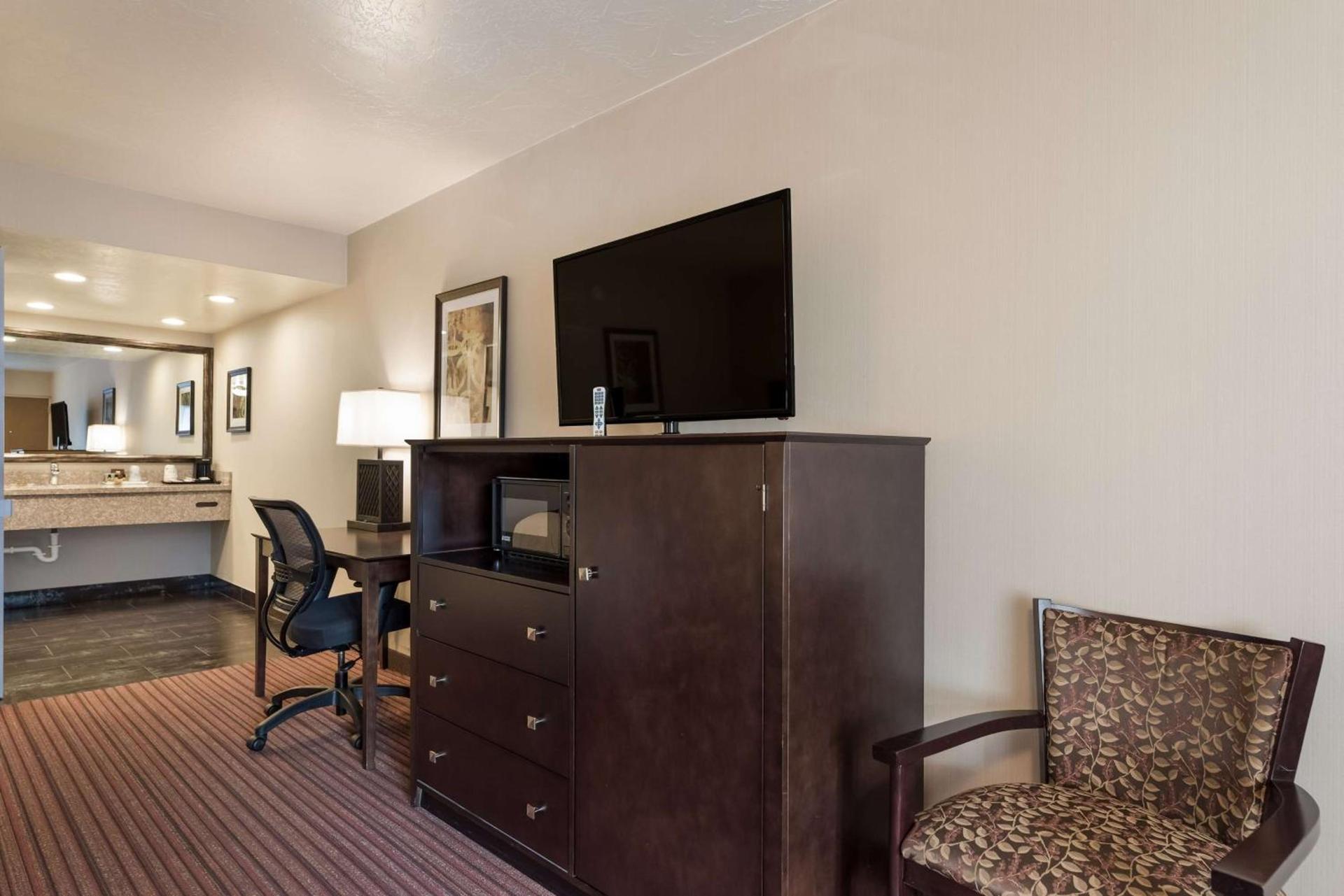 Best Western Plus Cedar City photo 14