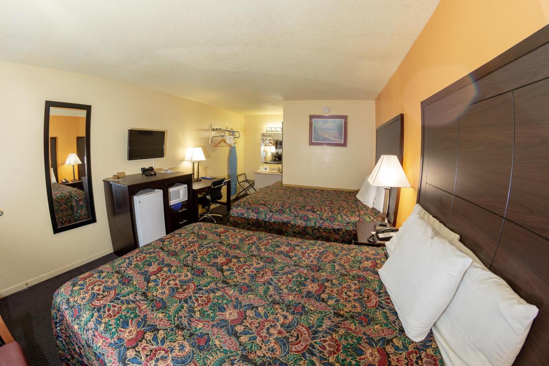Americas Best Value Inn Chanute photo 11