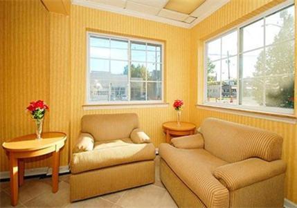 Super 8 by Wyndham Monticello NY photo 6