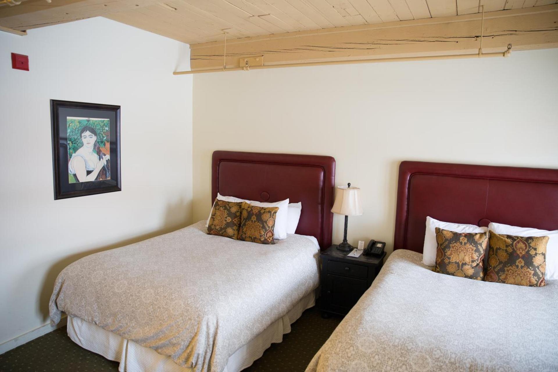 The Common Man Inn & Restaurant photo 81