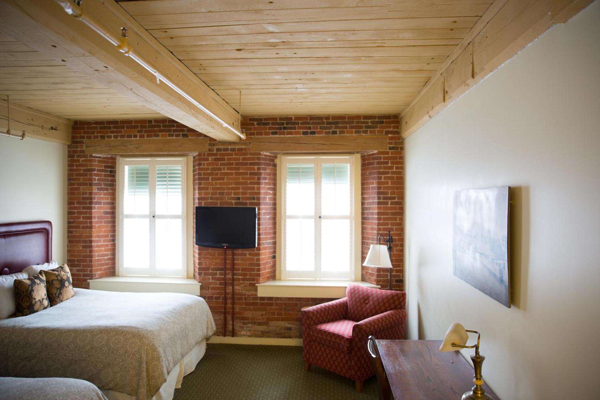 The Common Man Inn & Restaurant photo 80