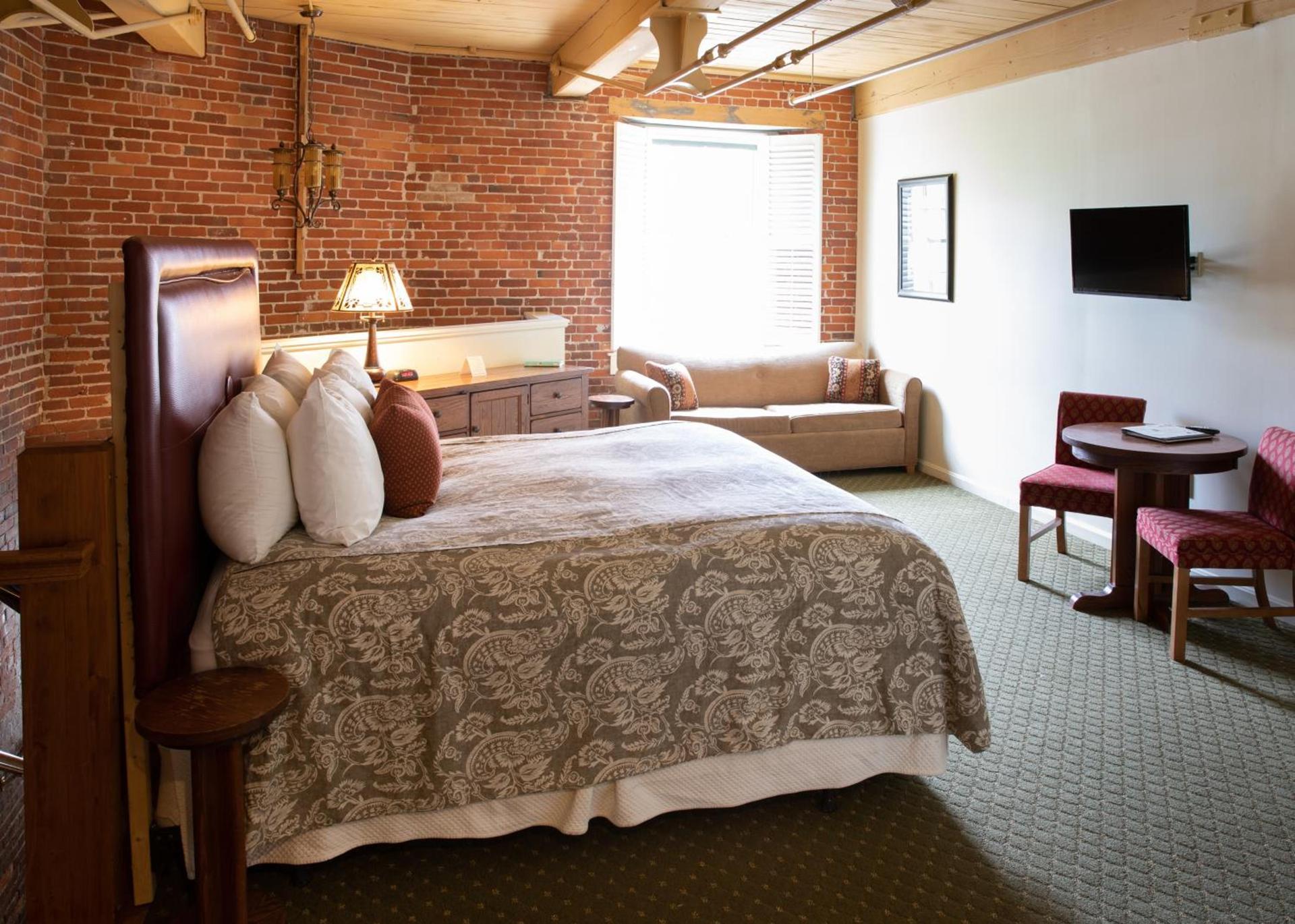 The Common Man Inn & Restaurant photo 89