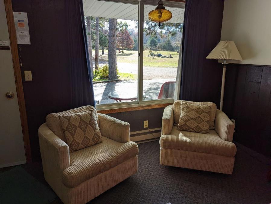 Crossroads motel & cabins photo 4