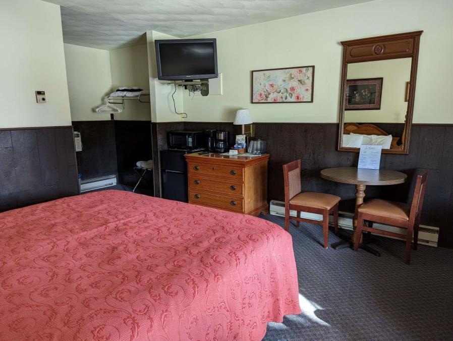 Crossroads motel & cabins photo 3