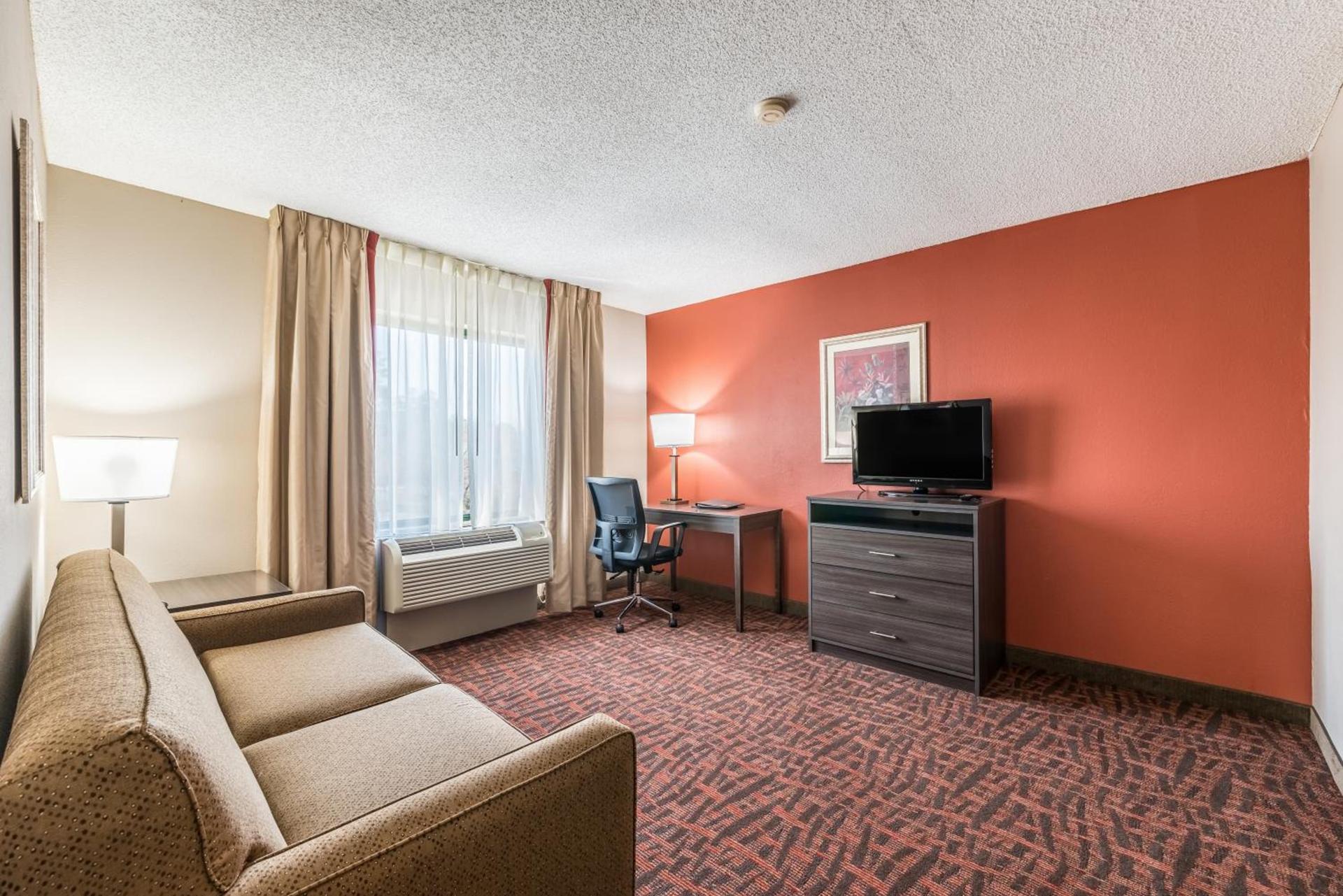 Lake Norman Inn and Suites photo 11