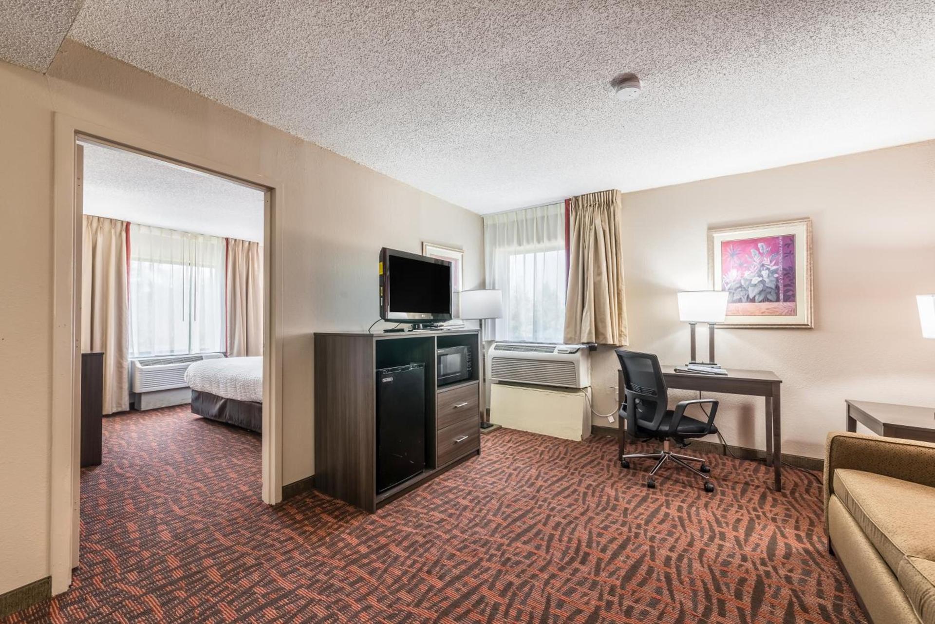 Lake Norman Inn and Suites photo 14