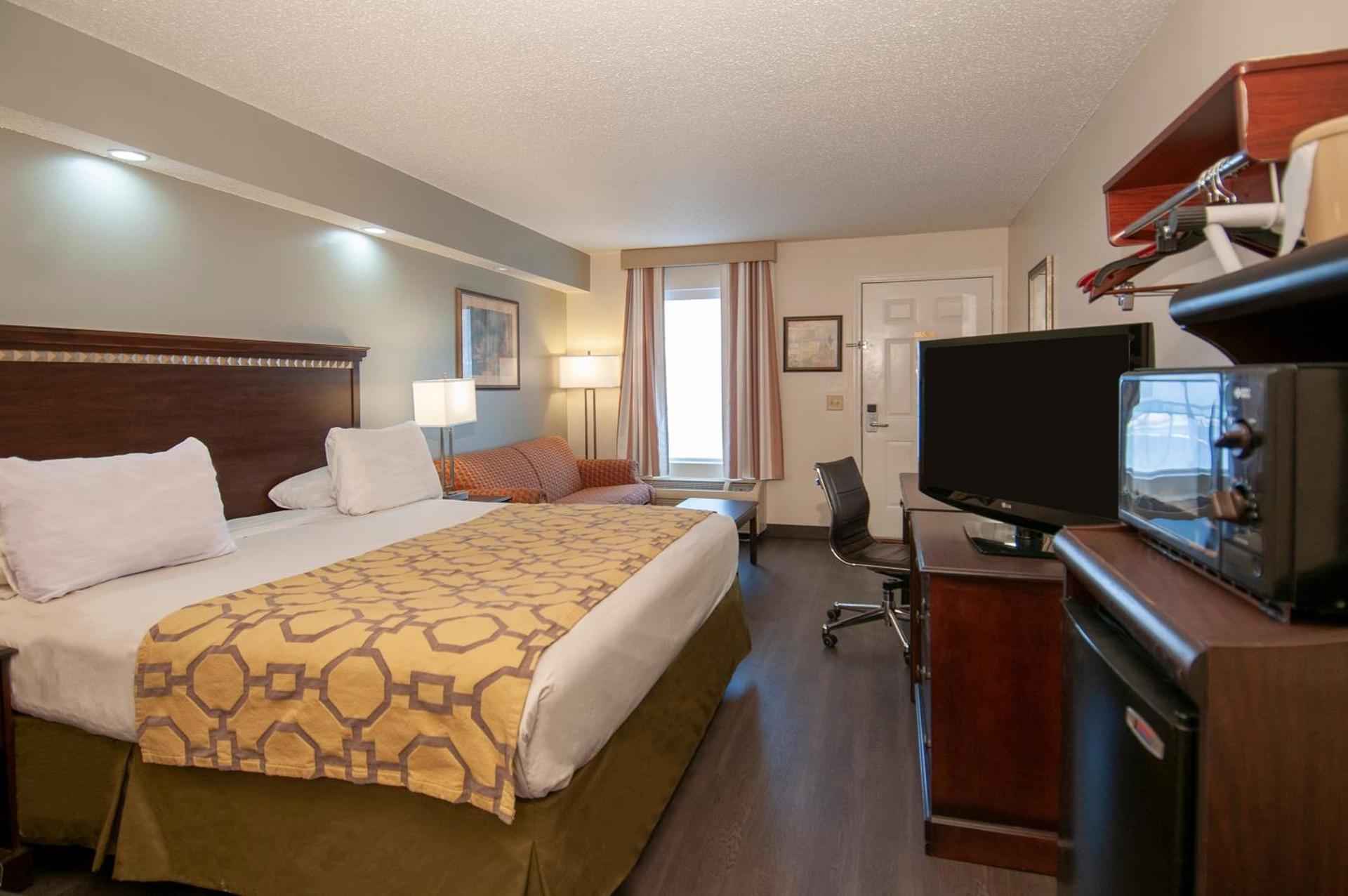 Baymont by Wyndham Tuscaloosa photo 36