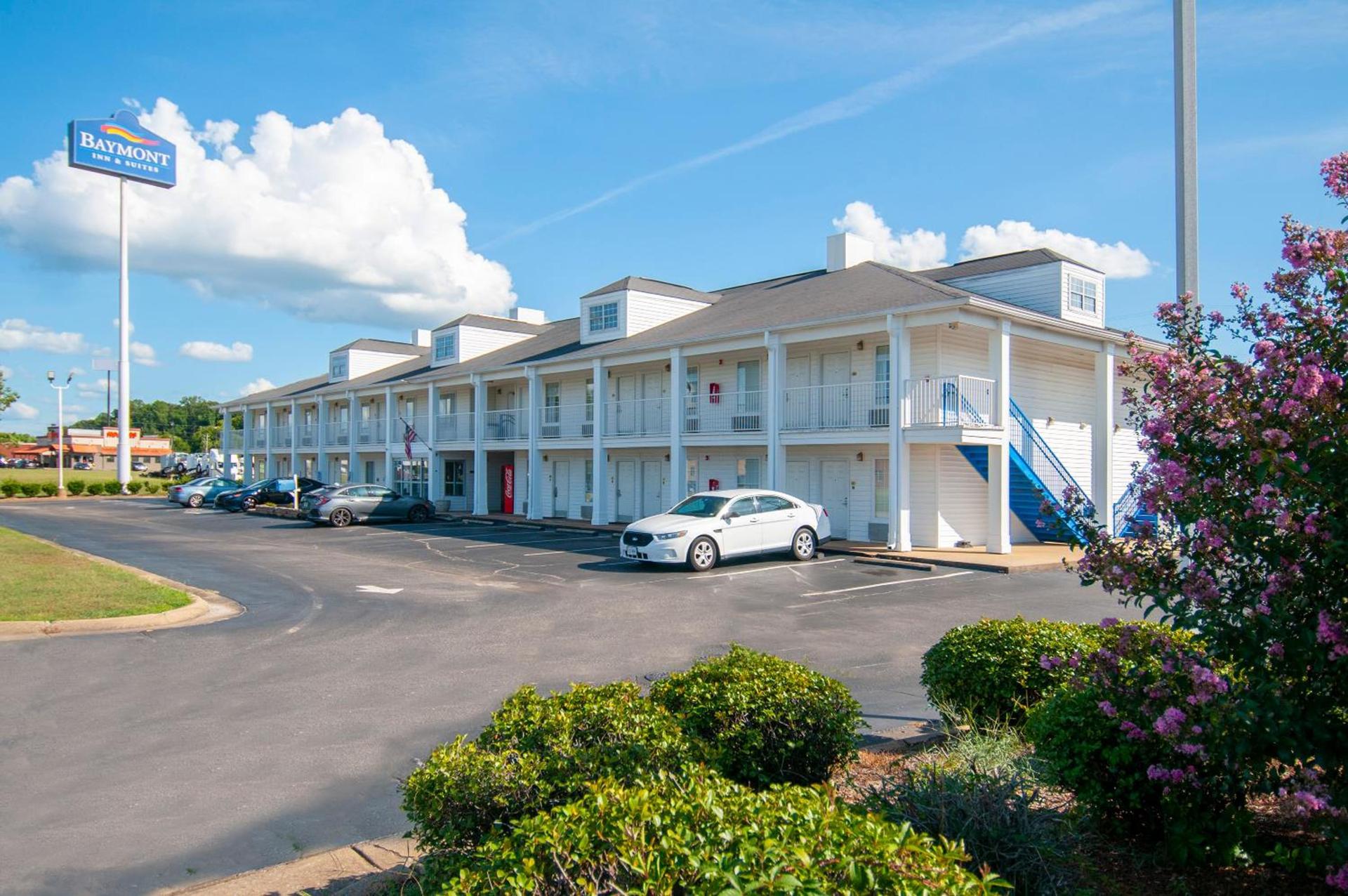 Baymont by Wyndham Tuscaloosa photo 24