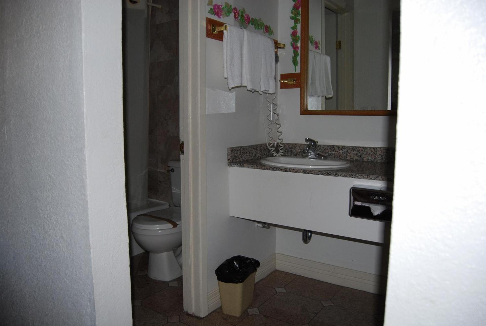 Stanford Motor Inn photo 19