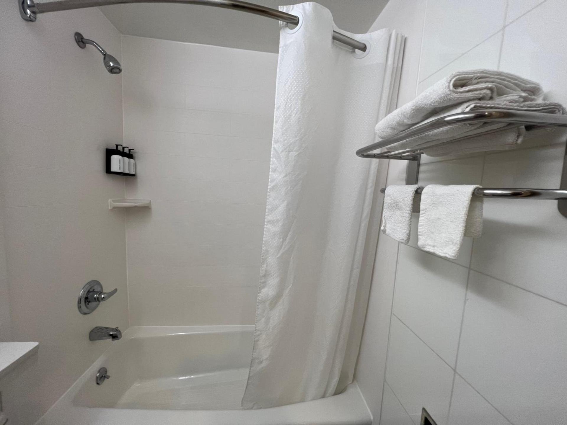 Atlantic Motor Inn photo 12