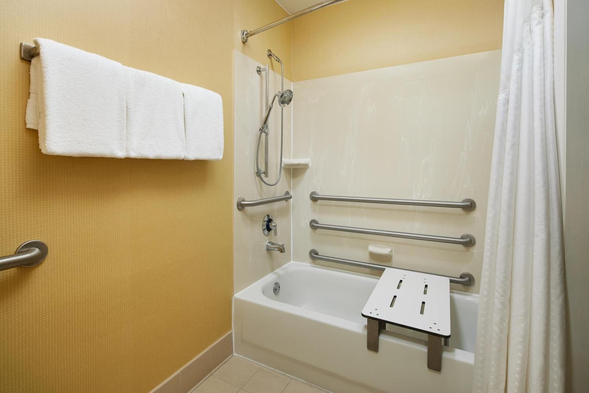 Holiday Inn Express Tifton by IHG photo 6