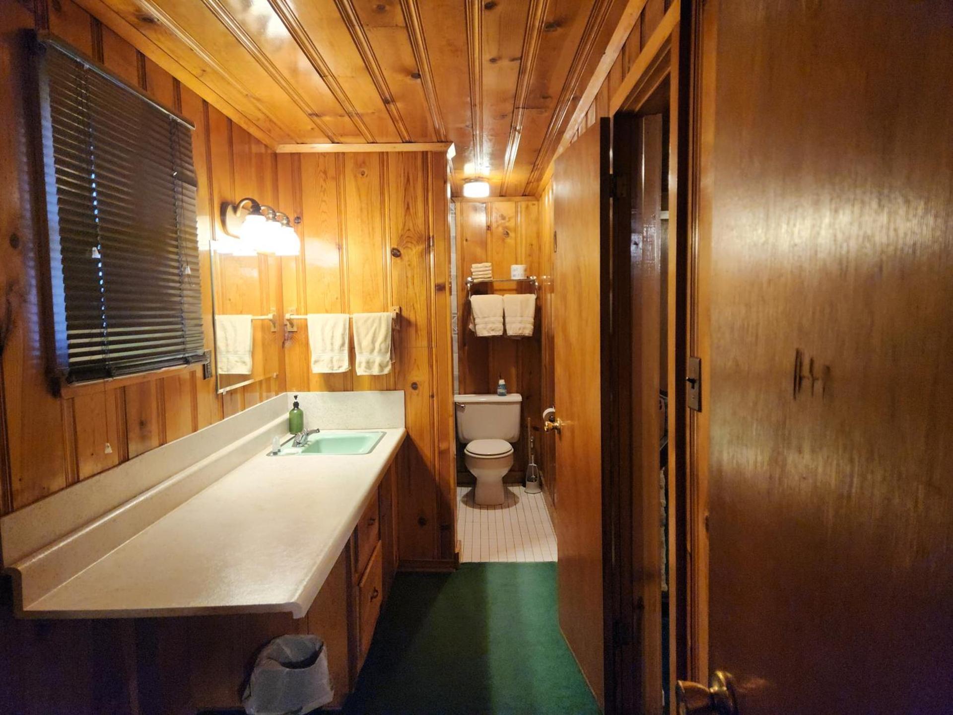 Eagle Nest Fly Shack & Lodge photo 46