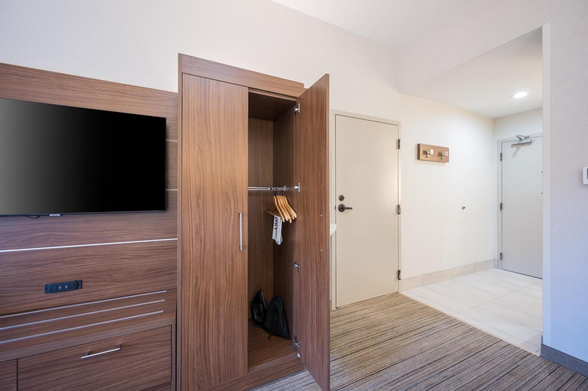 Holiday Inn Express Grover Beach-Pismo Beach Area by IHG photo 32