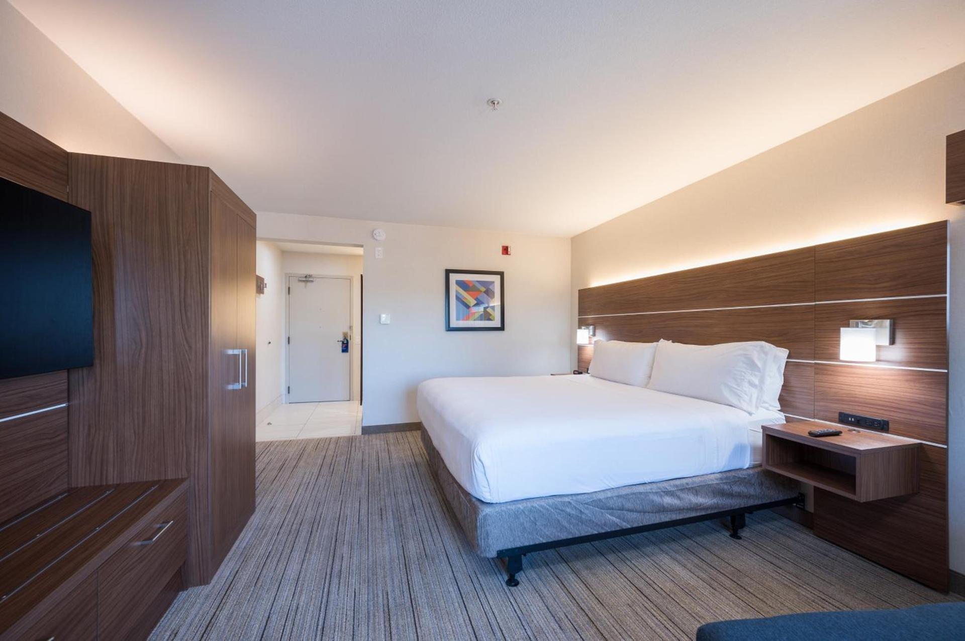 Holiday Inn Express Grover Beach-Pismo Beach Area by IHG photo 31