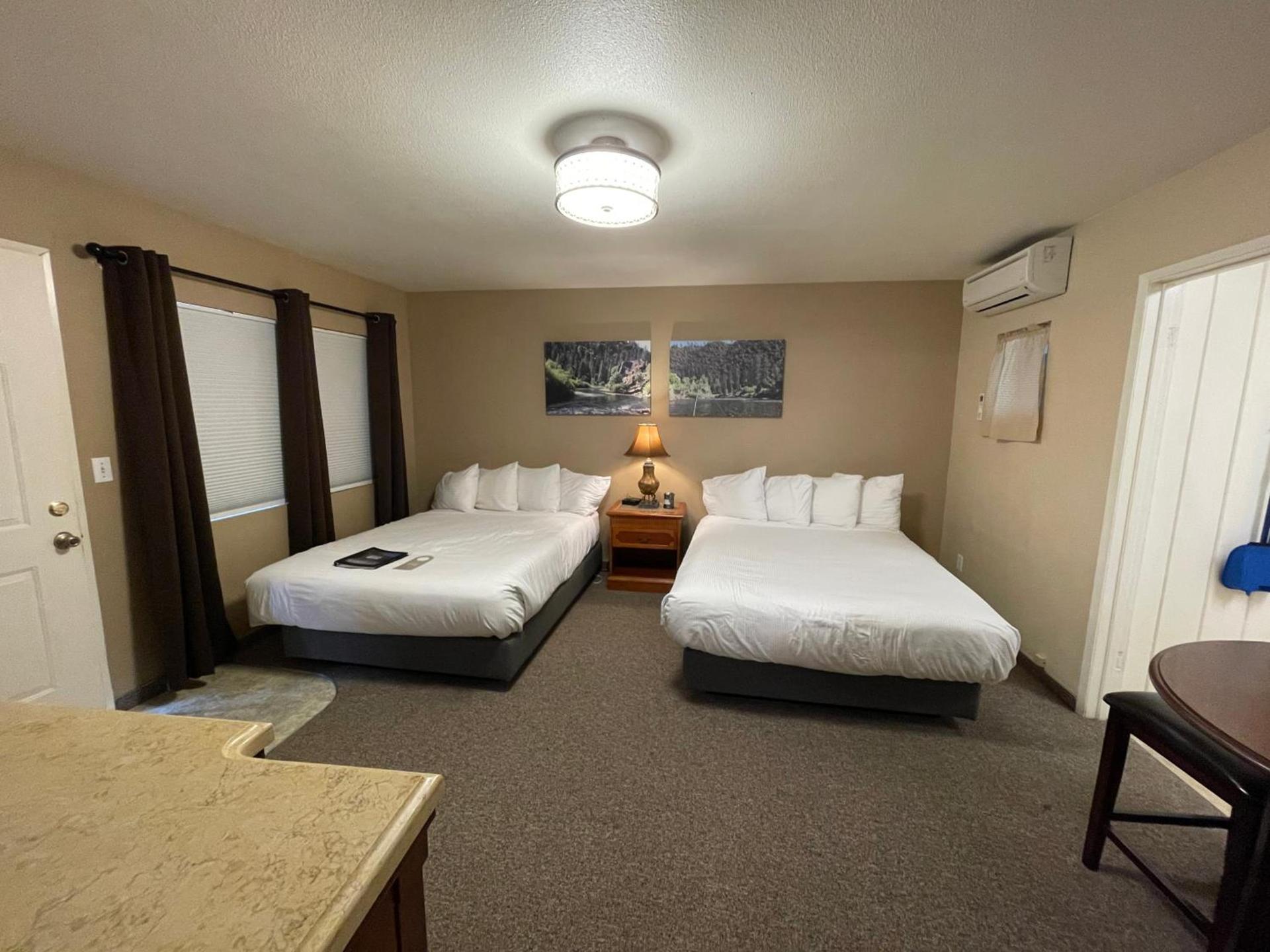 Indian Creek Lodge photo 24