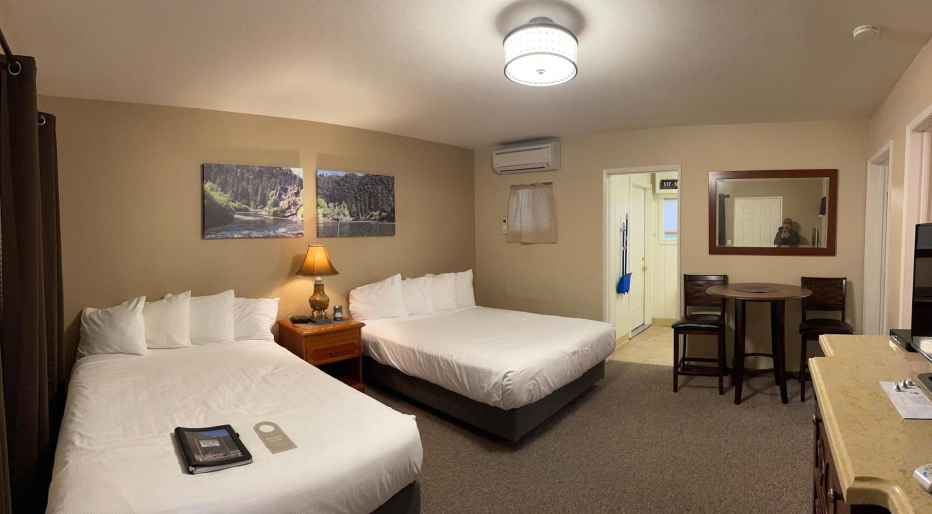 Indian Creek Lodge photo 25