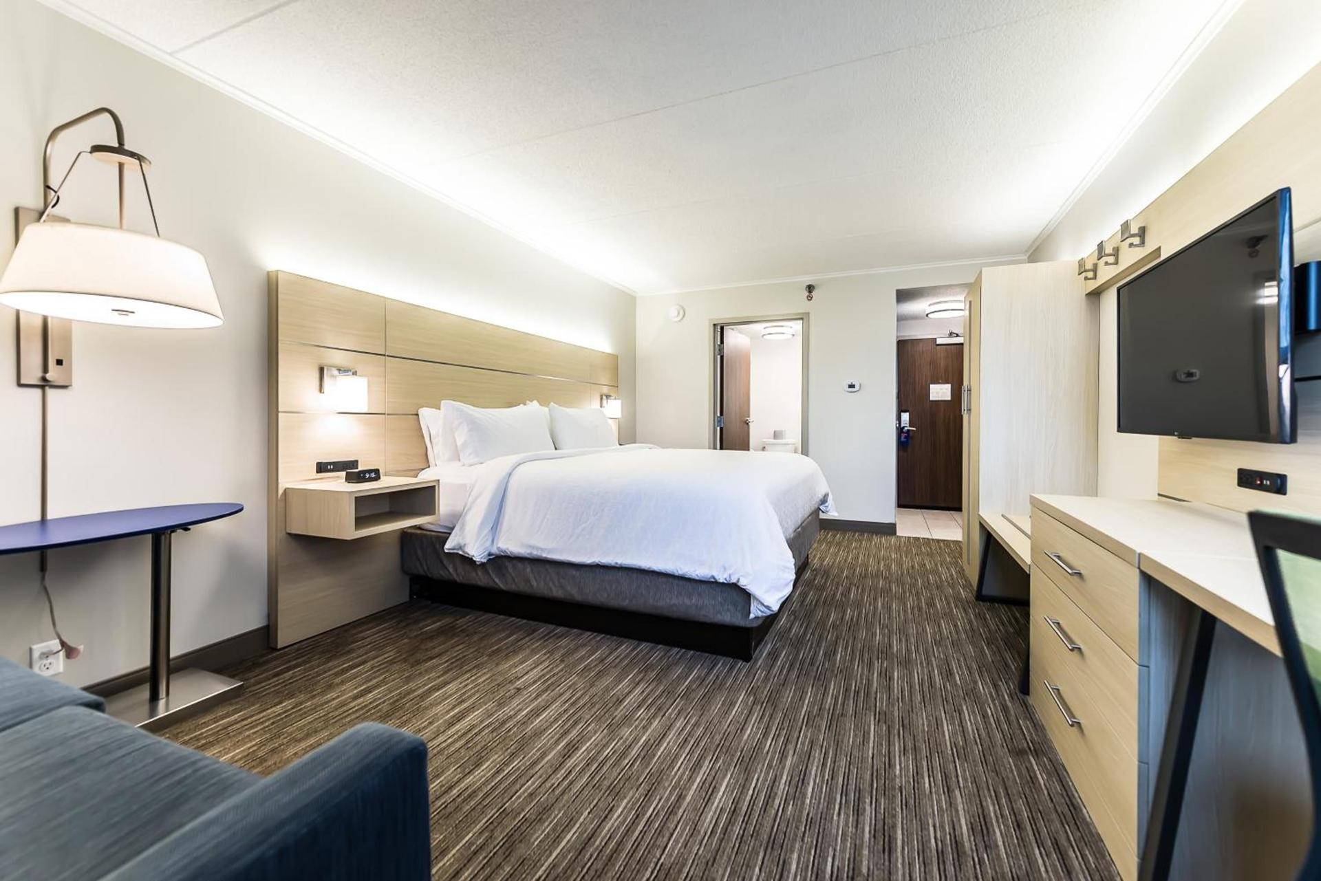 Holiday Inn Express Flint-Campus Area by IHG photo 30