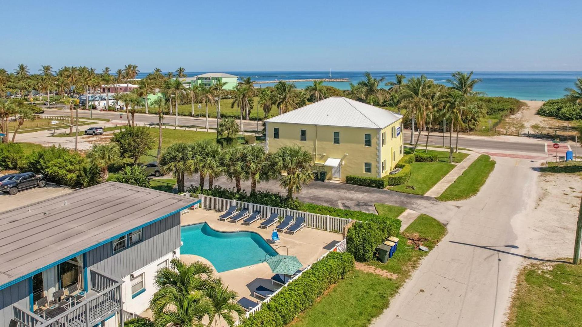 Royal Inn Beach Hutchinson Island photo 3