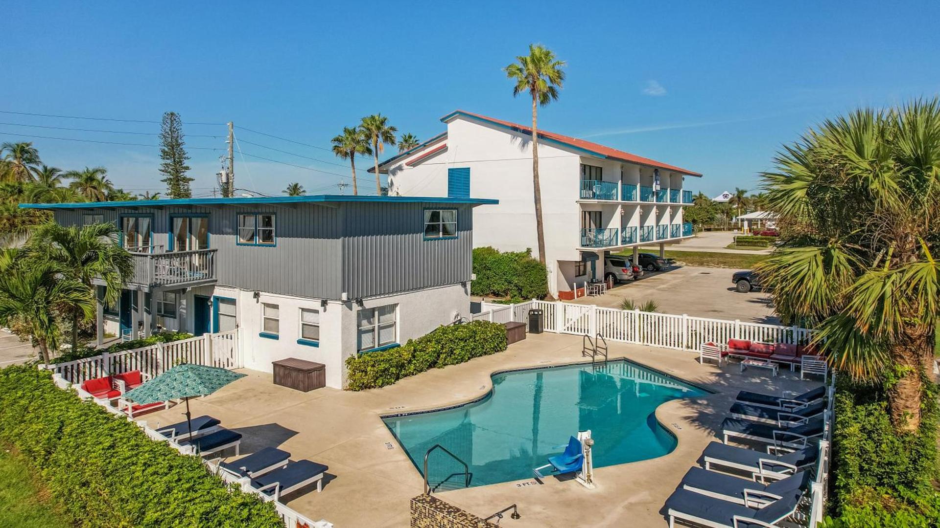 Royal Inn Beach Hutchinson Island photo 2
