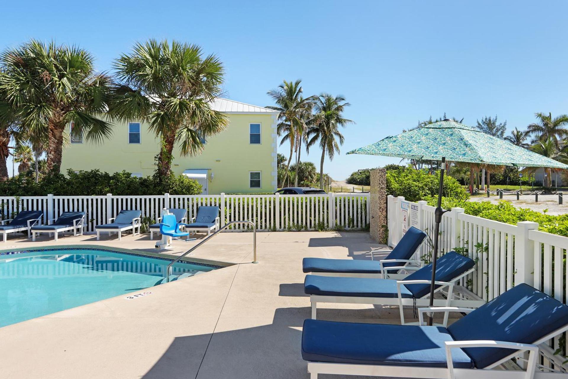 Royal Inn Beach Hutchinson Island photo 14