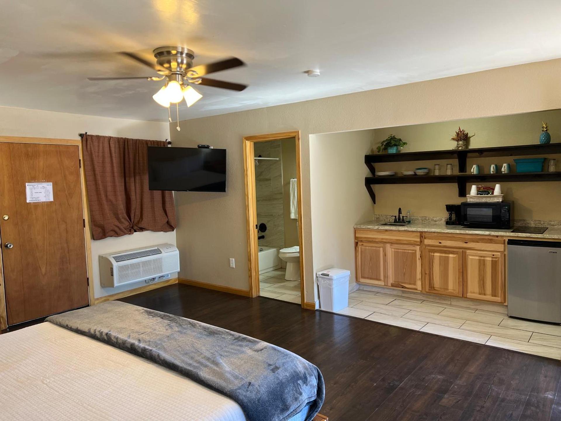 TimberLodge Inn photo 7